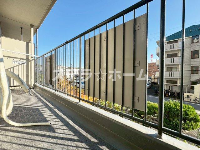 日商岩井グリーンサイドマンションのバルコニー|陽当たり良好なバルコニーです