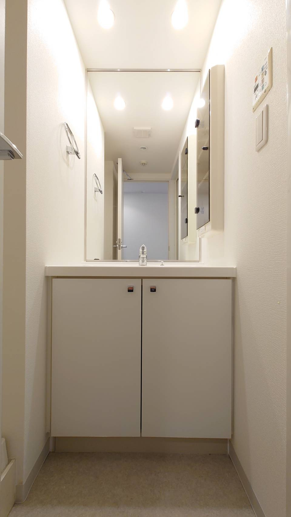 【独立洗面台】