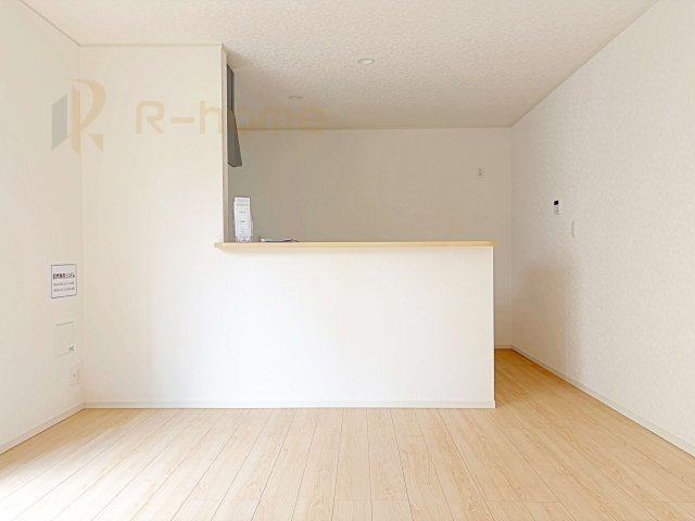 ひたちなか市平磯遠原町第2　新築戸建て　2号棟のキッチン|リビングで遊ぶお子様にも目が届くカウンターキッチン！