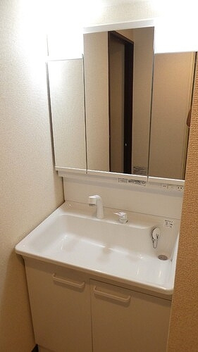 ライオンズマンション淵野辺駅前の洗面所|洗面台