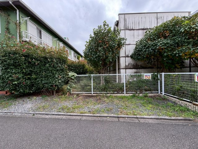 リリーズハウス相模大野の駐車場