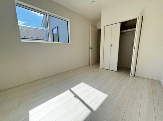 【収納】 | 佐伯区五月が丘3丁目　全２区画　NO1 | 2階　採光にこだわった洋室　収納付きでお部屋がスッキリ広く使えます。