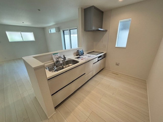 【キッチン】 | 佐伯区五月が丘3丁目　全２区画　NO1 | 機能的なシステムキッチン☆オール電化