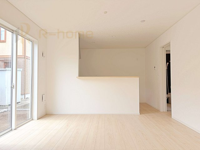 ひたちなか市平磯遠原町第2　新築戸建て　3号棟のキッチン|リビングで遊ぶお子様にも目が届くカウンターキッチン！