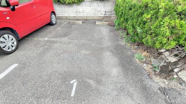 京口住宅の駐車場