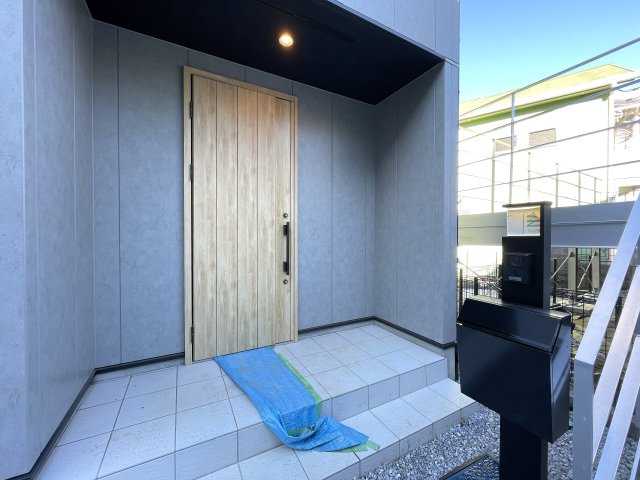 アスレチック感ある広さに眺望もGOOD！庭の活用したい方は注目デス！『保土ケ谷区鎌谷町』新築戸建の玄関|玄関です