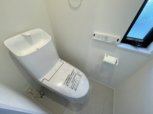 アスレチック感ある広さに眺望もGOOD！庭の活用したい方は注目デス！『保土ケ谷区鎌谷町』新築戸建のトイレ|トイレです