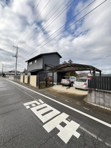 ときがわ町大字玉川　中古戸建の前面道路含む現地写真