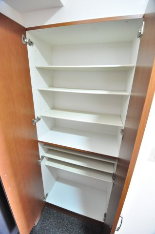 大阪市旭区高殿３丁目の賃貸マンションの玄関