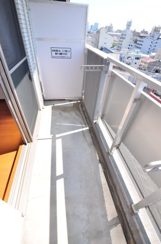 大阪市旭区高殿３丁目の賃貸マンションのバルコニー