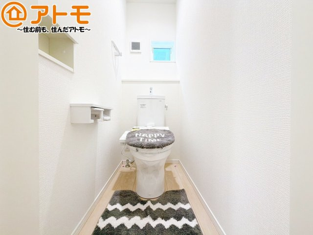 【トイレ】 | 田方郡函南町仁田第12　新築一戸建て　2号棟 | 窓があり換気もすぐにできる、清潔感のあるトイレです♪