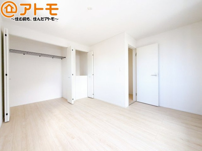 【寝室】 | 田方郡函南町仁田第12　新築一戸建て　2号棟 | 毎日すごす部屋の広さや陽当りも気になるポイントですね！現地で体感してみてください♪