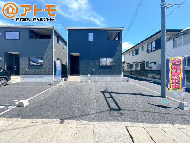 【駐車場】 | 田方郡函南町仁田第12　新築一戸建て　2号棟 | ゆったりスペースで、駐車も楽ちん♪
