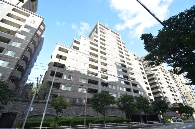 コアマンション桜坂プレジオ弐番館の外観