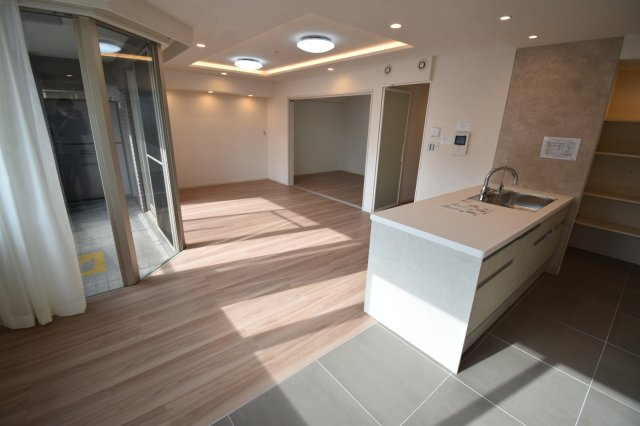 コアマンション桜坂プレジオ弐番館の居間・リビング