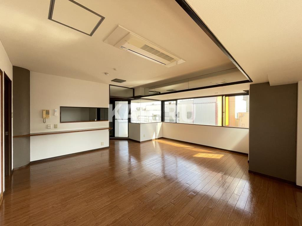 セイワパレス四天王寺の居間・リビング