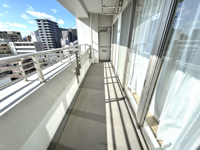 アルファタワー桜町のバルコニー
