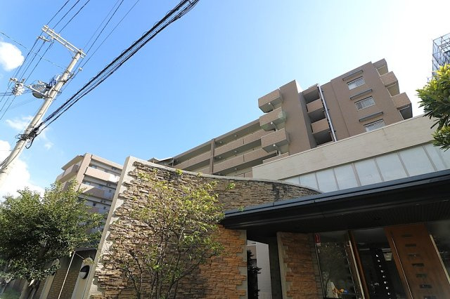 「西宮市マンション」ディアステージ西宮ブライタスの外観|きれいな外観です