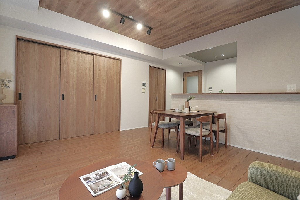 「西宮市マンション」ディアステージ西宮ブライタスの居間・リビング|おしゃれなリビングです　14.5帖