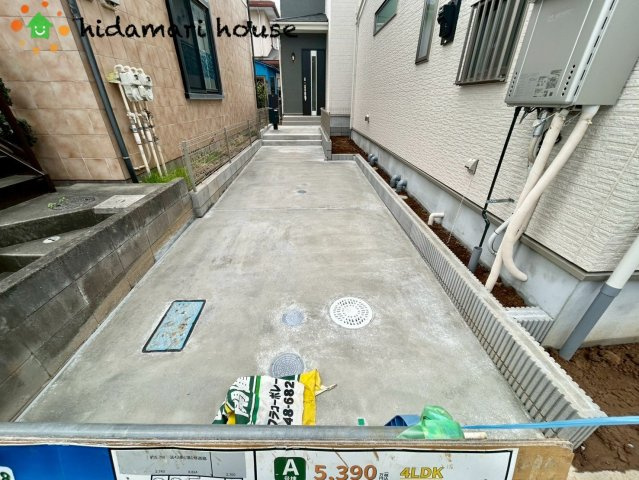 見沼区東大宮6丁目48番　新築戸建　ハートフルCの駐車場