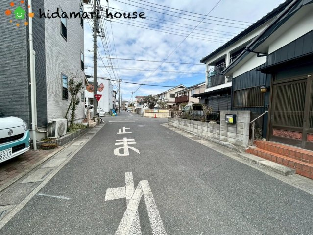見沼区東大宮6丁目48番　新築戸建　ハートフルCの前面道路含む現地写真