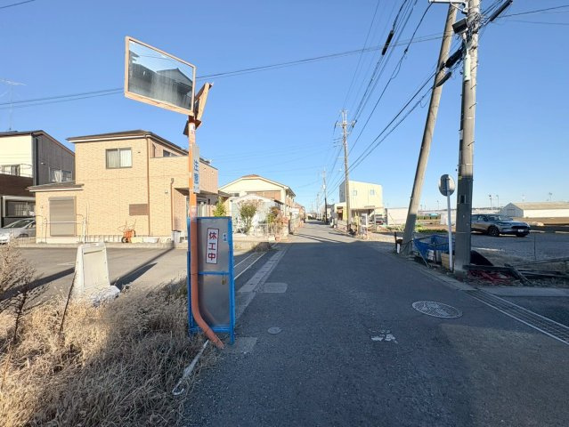 狭山市水野　建築条件なし売地　西武池袋線『武蔵藤沢駅』徒歩9分　【南小学区】の前面道路含む現地写真