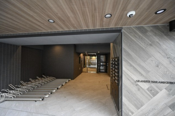 GRANSITE NAKAMEGUROのエントランス