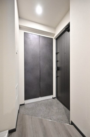 GRANSITE NAKAMEGUROの玄関