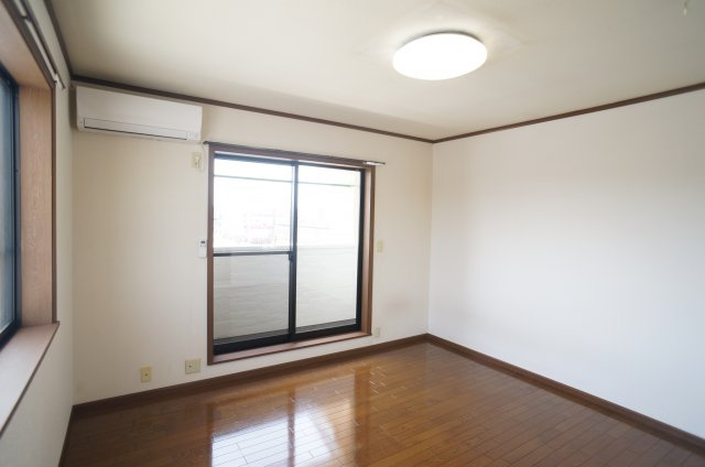 ハイツ華山の居間・リビング