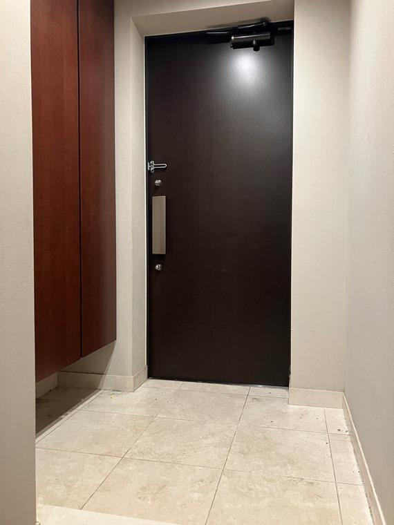 プラウド蘆花公園の玄関