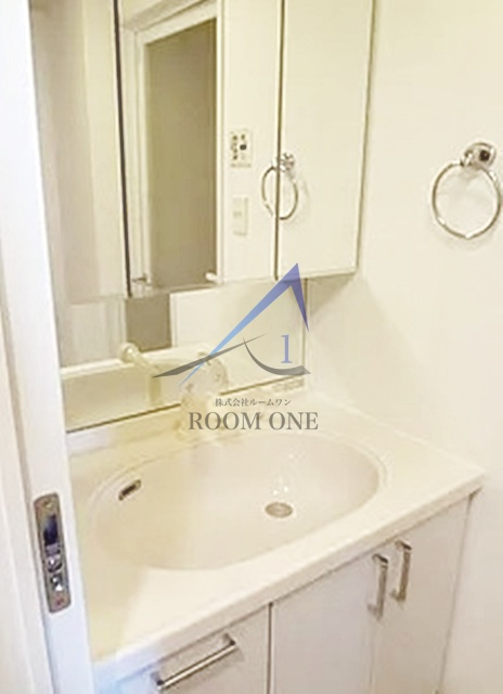 ナイスアーバン中野坂上の洗面所|洗面台です。