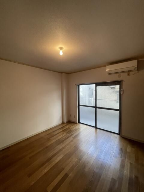 テラストークの洋室