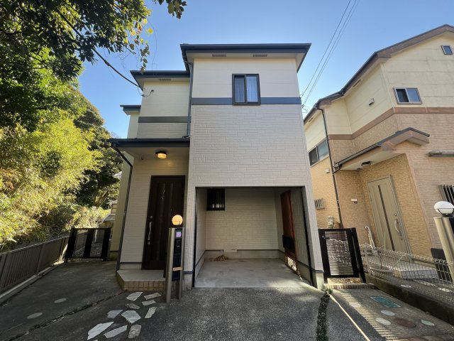 稲村ガ崎駅まで徒歩５分！！サーフボードも置ける【リフォーム】鎌倉市稲村ガ崎2丁目中古戸建