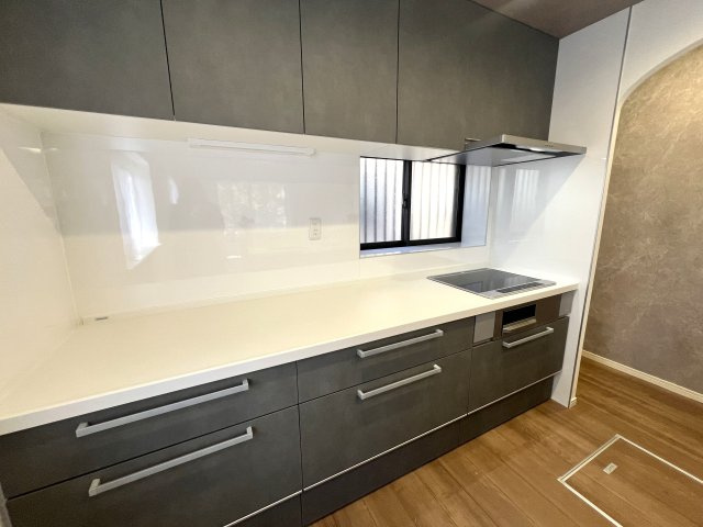 稲村ガ崎駅まで徒歩５分！！サーフボードも置ける【リフォーム】鎌倉市稲村ガ崎2丁目中古戸建のキッチン