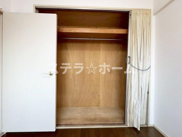 第二茨木ビューハイツの収納|こまごまとしたものを収納できそうですね