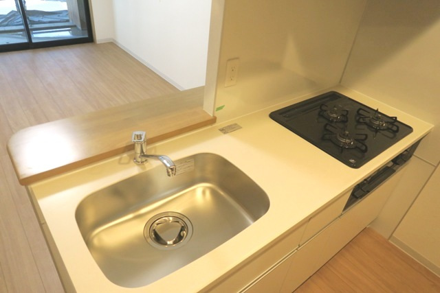 エスティメゾン浦和のキッチン|★３口ガスシステムキッチン・都市ガス仕様★