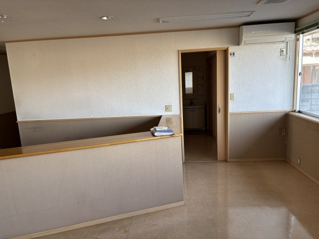 ニイジマ事務所の内装|事務所１F