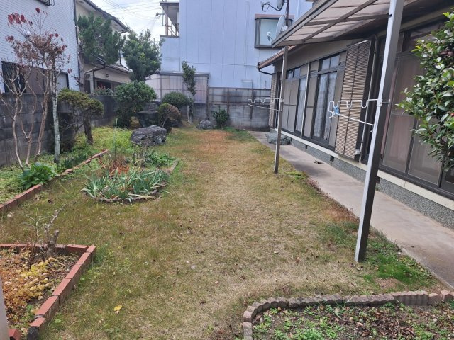 和歌山市六十谷の庭