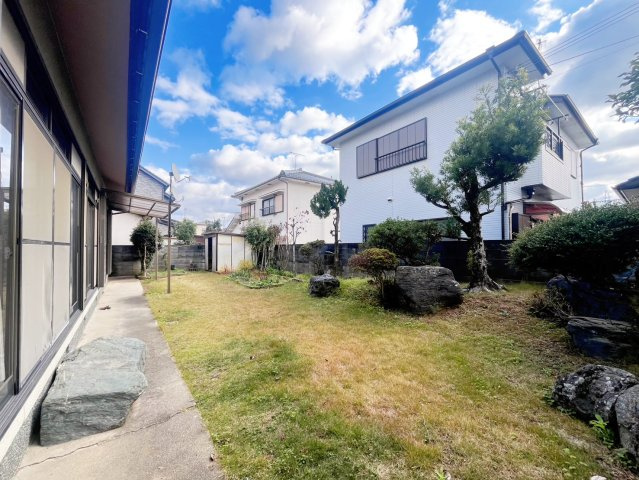 和歌山市六十谷の庭