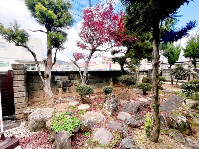 和歌山市六十谷の庭