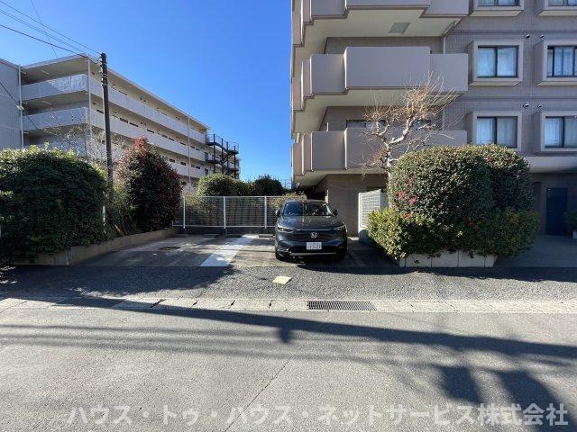 コスモ南柏の駐車場