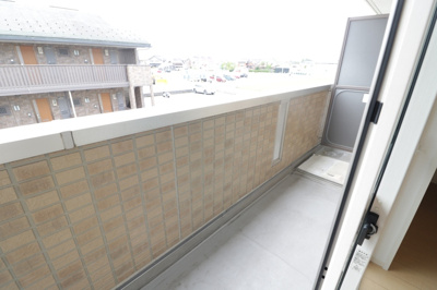 【バルコニー】 | ルナリエＫ