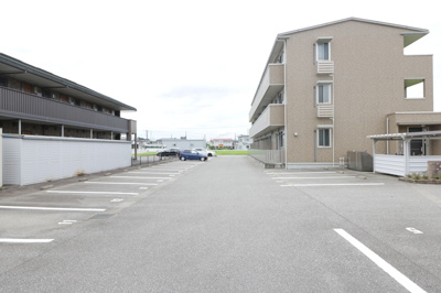 【駐車場】 | ルナリエＫ