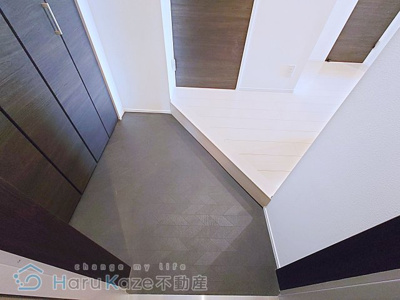 【玄関】 | La Veriteノムラ大喜新町【名古屋市賃貸・宅配ボックス】