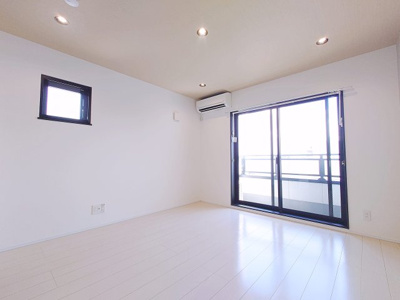 【居間・リビング】 | La Veriteノムラ大喜新町【名古屋市賃貸・宅配ボックス】