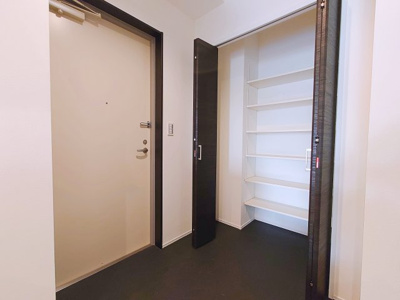 【玄関】 | La Veriteノムラ大喜新町【名古屋市賃貸・宅配ボックス】