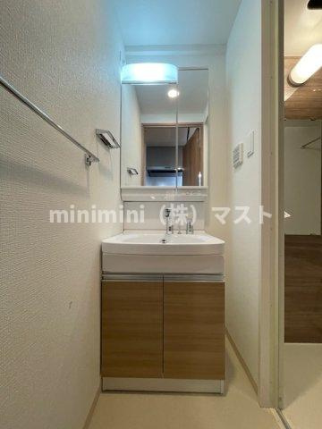 フォーリアライズ難波リアンの洗面所