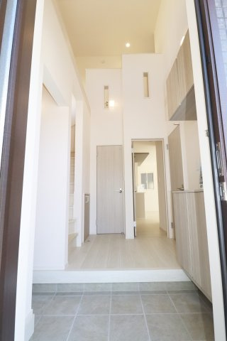 郡山市本町２丁目　　　２号棟　　　橘小学校、郡山第3中学区の玄関|※同社施工例