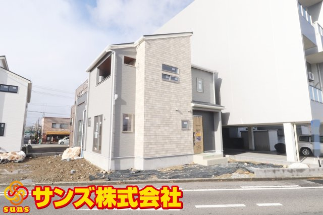郡山市本町２丁目　　　２号棟　　　橘小学校、郡山第3中学区の外観|東側から見た駐車場を含む外観