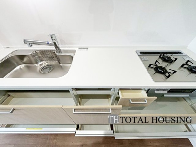 【キッチン】 | 山鼻中央シティハウス | 料理を楽しむキッチンスペース。使いやすさと心地よい暮らしを追及し、愛着を持って使い続けられる空間へ。